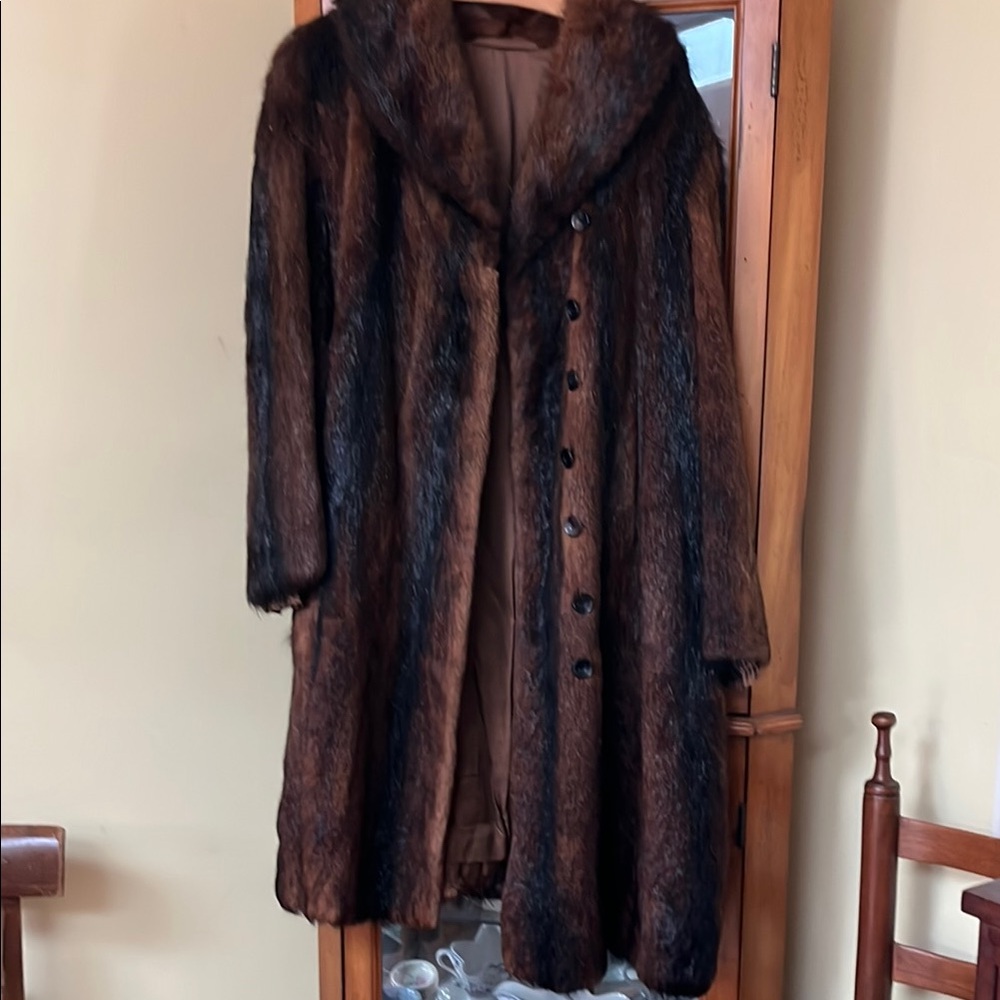 Circa 1950 Women’s Vintage Genuine Beaver Fur Coat